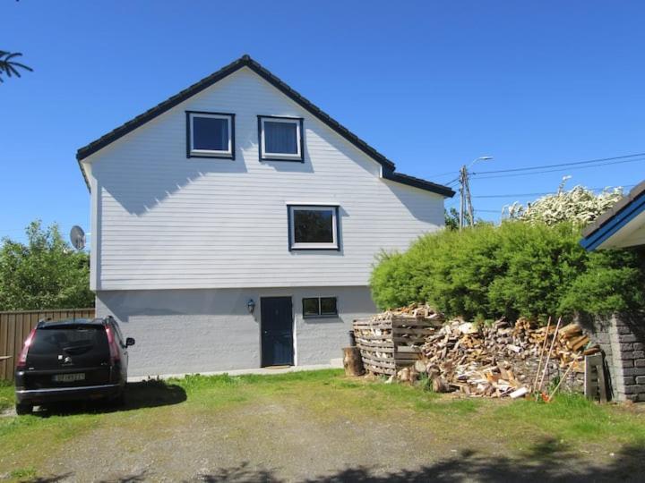 Airbnb And Booking At Postvegen 95 Vigra Buitenkant foto