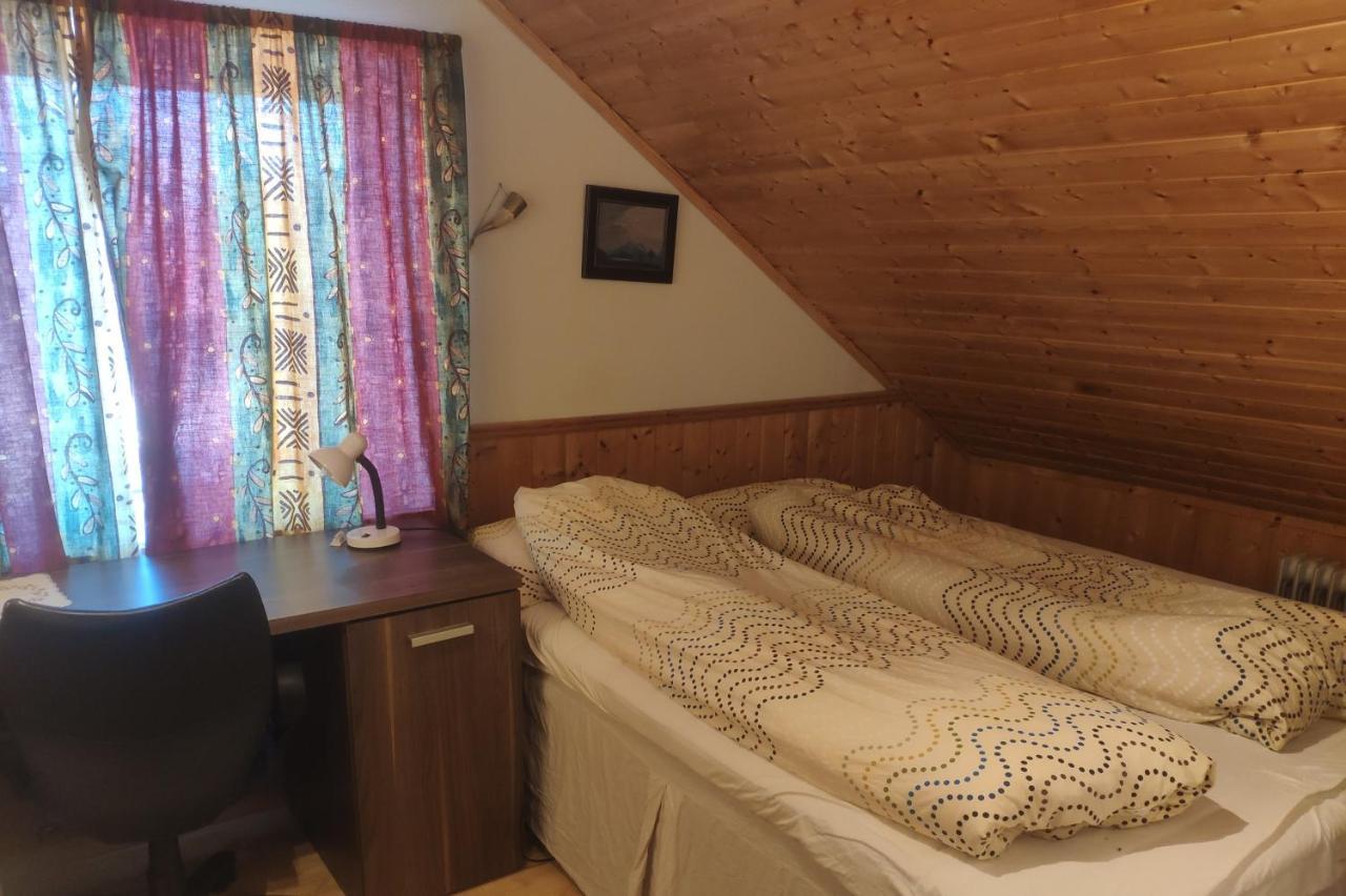 Airbnb And Booking At Postvegen 95 Vigra Buitenkant foto