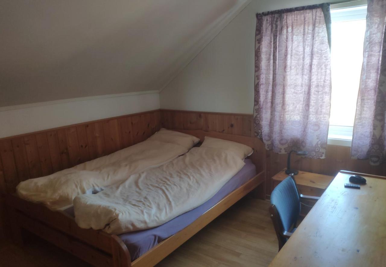 Airbnb And Booking At Postvegen 95 Vigra Buitenkant foto