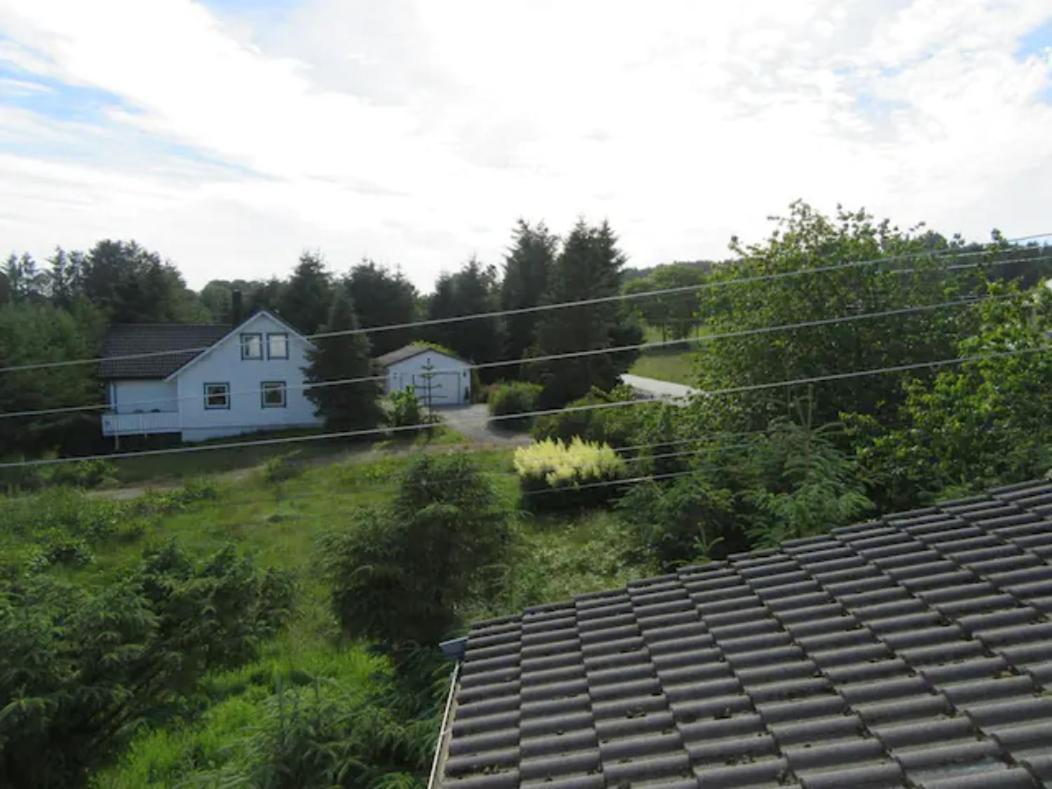 Airbnb And Booking At Postvegen 95 Vigra Buitenkant foto